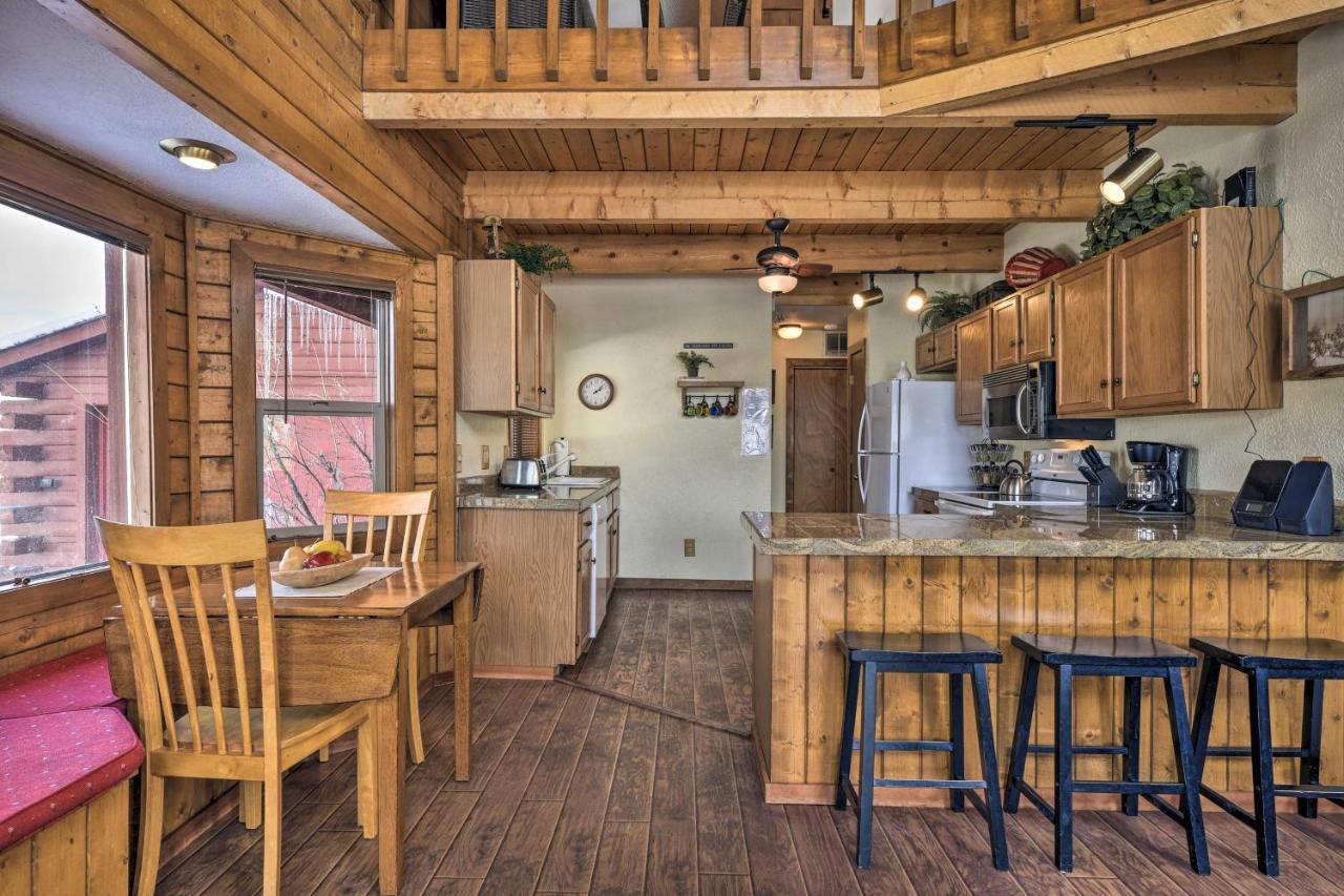 Rustic Village Lake Cabin Escape With Deck And Grill! パゴサ・スプリングス エクステリア 写真