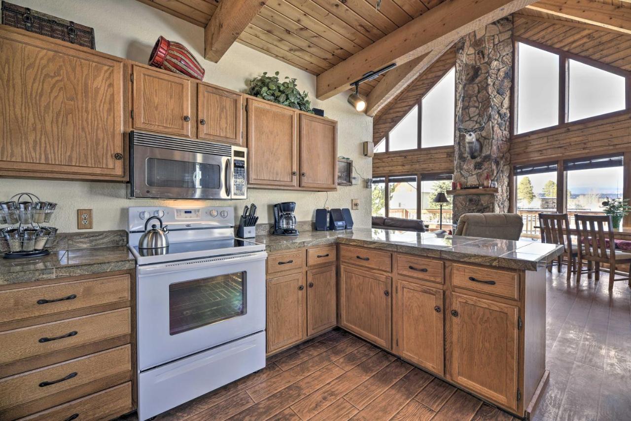 Rustic Village Lake Cabin Escape With Deck And Grill! パゴサ・スプリングス エクステリア 写真
