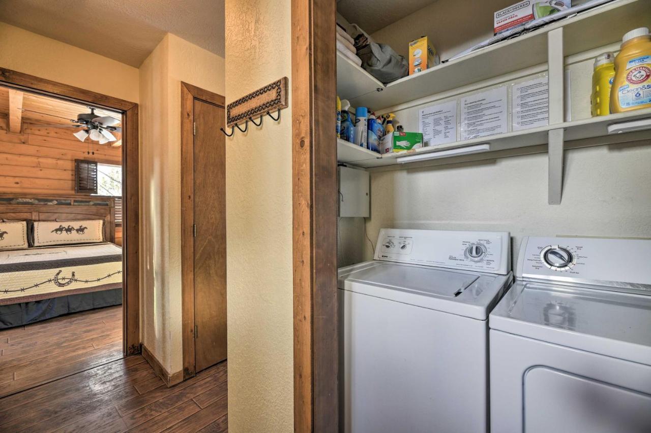 Rustic Village Lake Cabin Escape With Deck And Grill! パゴサ・スプリングス エクステリア 写真