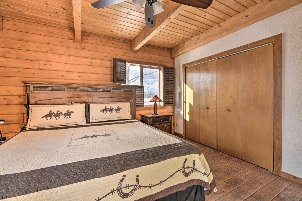 Rustic Village Lake Cabin Escape With Deck And Grill! パゴサ・スプリングス エクステリア 写真
