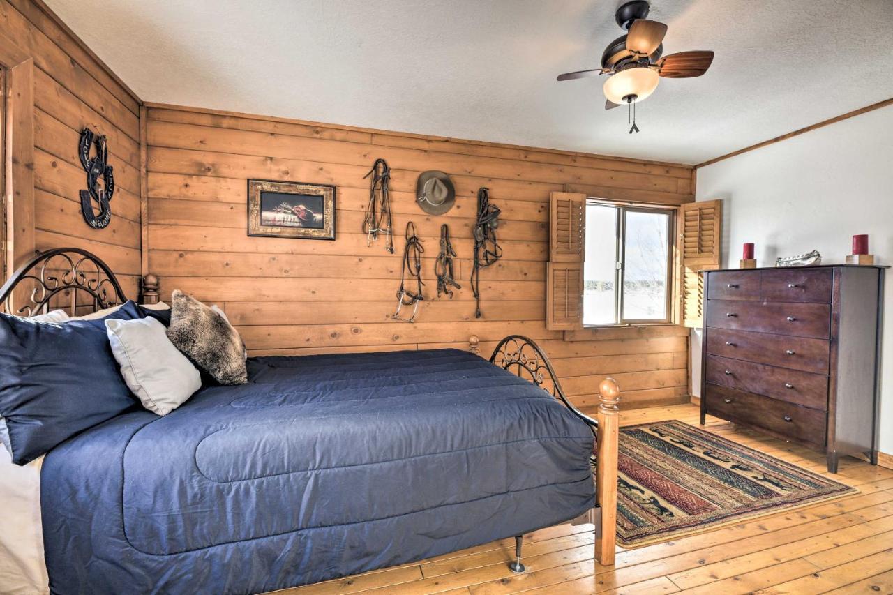 Rustic Village Lake Cabin Escape With Deck And Grill! パゴサ・スプリングス エクステリア 写真